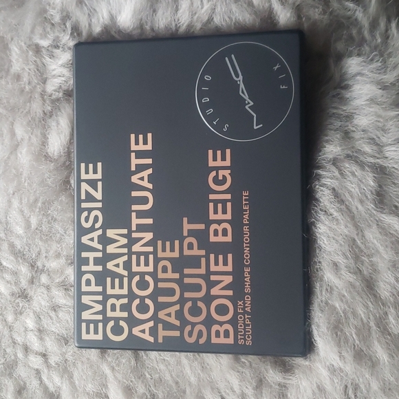 NIB MAC Studio Fix Sculpt & Shape Contour Palette - Picture 5 of 7